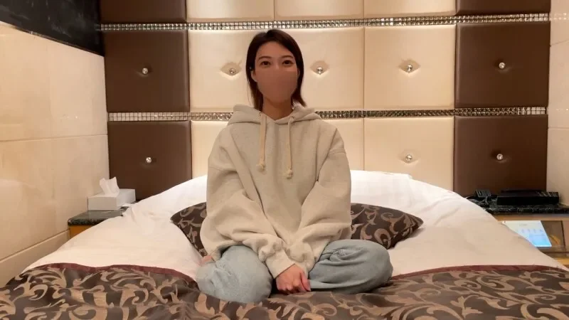 FC2-PPV-4791844 Full face revealed  A beautiful 28-year-old nurse. Her hips bounce up and down during the endless foreplay, and when she cums, her milky pussy juice drips down to her balls as she thrusts her cock into him.