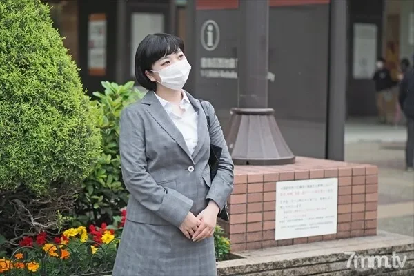 FC2-PPV-2125468 980 yen! I want you to work like this ♪ Marunouchi OL takes a half break and etches in a suit! Even if the suit gets wet due to squirting, there are also 3 vaginal cum shot & semen bukkake on the suit from the ass job ♪ Iroha-chan Cha...