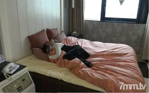 FC2-PPV-1235904 [Real amateur video #17] Similar to Aimyon!  - Super slender real professional student convulsions in front of the camera → Ahegao → Gachiiki consecutive shots...