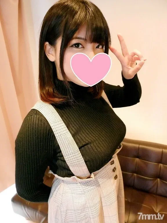 FC2-PPV-1267131 Urgent release! Limited sale  Orgy / Individual shooting 21 years old I tried to make her big tits cuckold by a Yarichin friend. A female college student who looks innocent for two months and has a lascivious body will open her crotch...