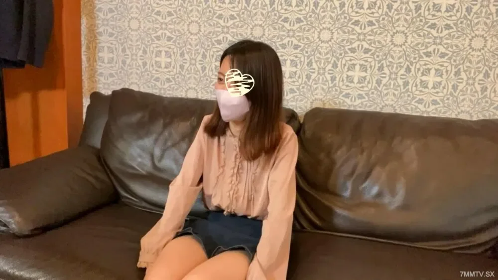 FC2-PPV-3695195 A serious dental hygienist who is alone ♡ She promised to take off her mask if she felt too comfortable, and at the end she exposed her true face ♡