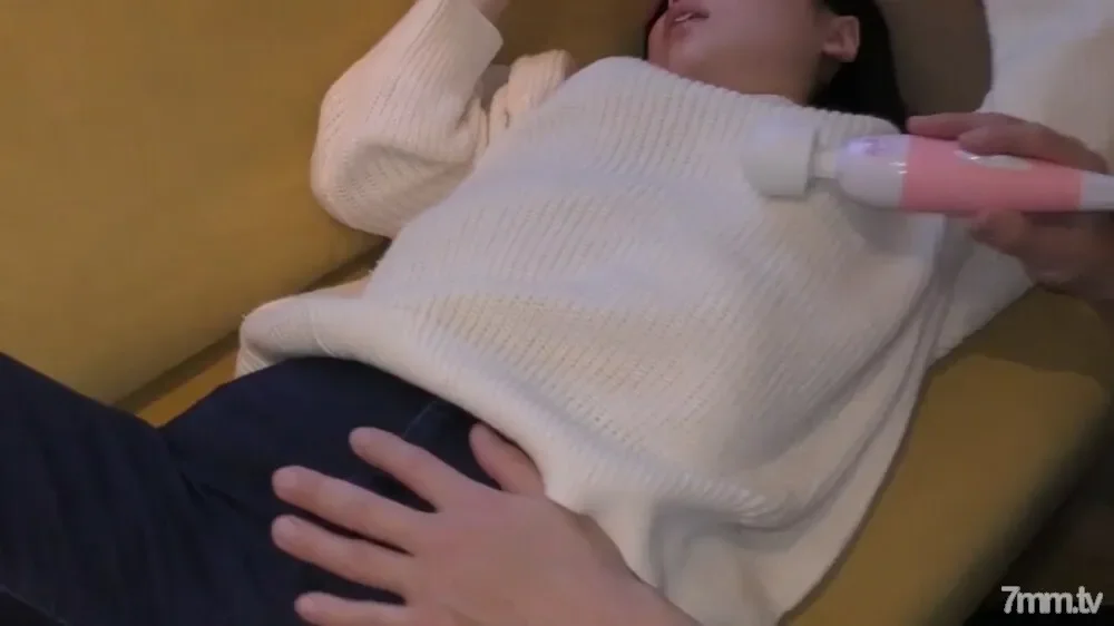 FC2-PPV-1294880 [Personal shooting] A 28-year-old slender married woman who entrusts her beloved only daughter and gets drunk with other people's sticks in the daytime