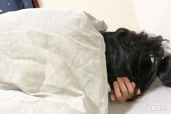 FC2-PPV-2934549 3P first shot!  - !  - [Individual photography / uncensored] I violated my friend's sister who was sleeping soundly.  - When I Stayed At A Friend's House, I Saw The Pleasure That My Friend Was Going Shopping, And I Made Her Sister A M...