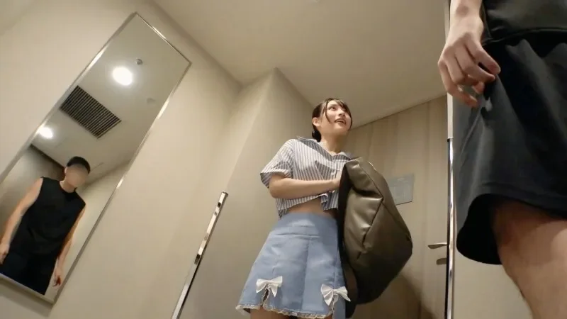 FC2-PPV-4703955 SS-class Men's Massage  Two consecutive ejaculations on the super popular girl M-chan. The condom is removed and she is prepared to be banned from the salon for a creampie.