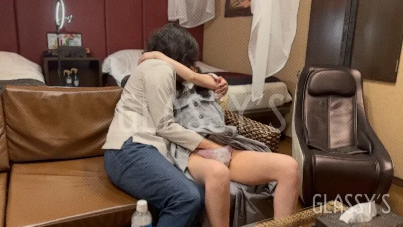 FC2-PPV-4698279 21 played creampie on a beautiful Japanese girl with glasses │ GLASSY'S