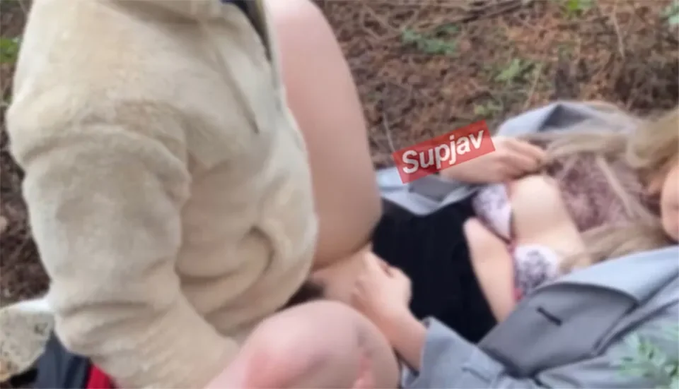 FC2-PPV-1346357 Limited quantity  "Face revealed, thin mosaic, no location gauss" delivery. Take your best friend's sister to the forest with your senior and force her to cum inside you.