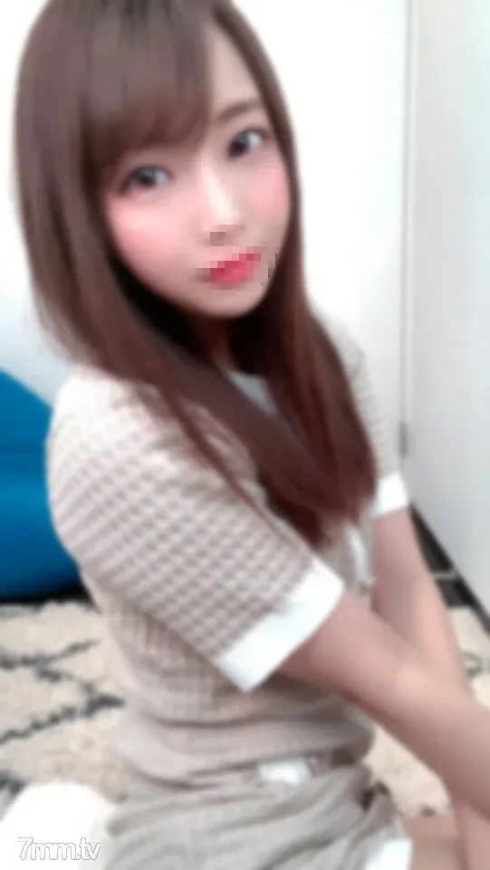 FC2-PPV-2104884 For a limited time  Immediately Saddle to a beautiful cat-eyed face with a complete face