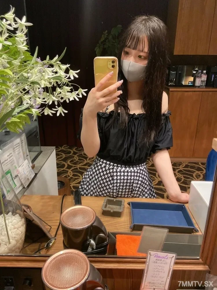 FC2-PPV-3148902 Limited number of wheels!   Previous 10 people 30000 → 25000 18-year-old Mika-chan's latest work! The first pure white swimming pond! First reserved luxury cloakroom, 2 cases of mass vulva ejaculation