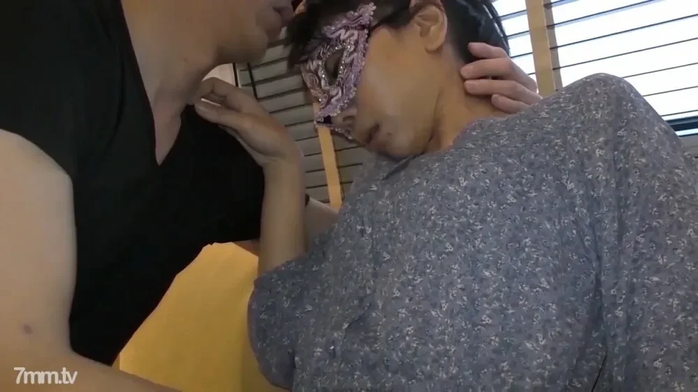 FC2-PPV-1668113 Personal shooting  39-year-old mature wife who can not forget the previous feeling "I could not stand it just by masturbating ..."