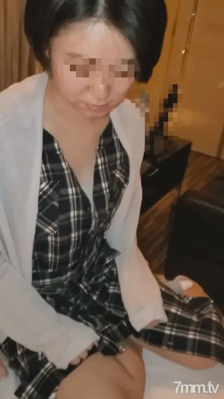 FC2-PPV-1857704 Until 6/12 Individual  Creampie in the raw vagina of a beautiful faced wife who is seized of a new house and lives in detail at her parents' house in downtown