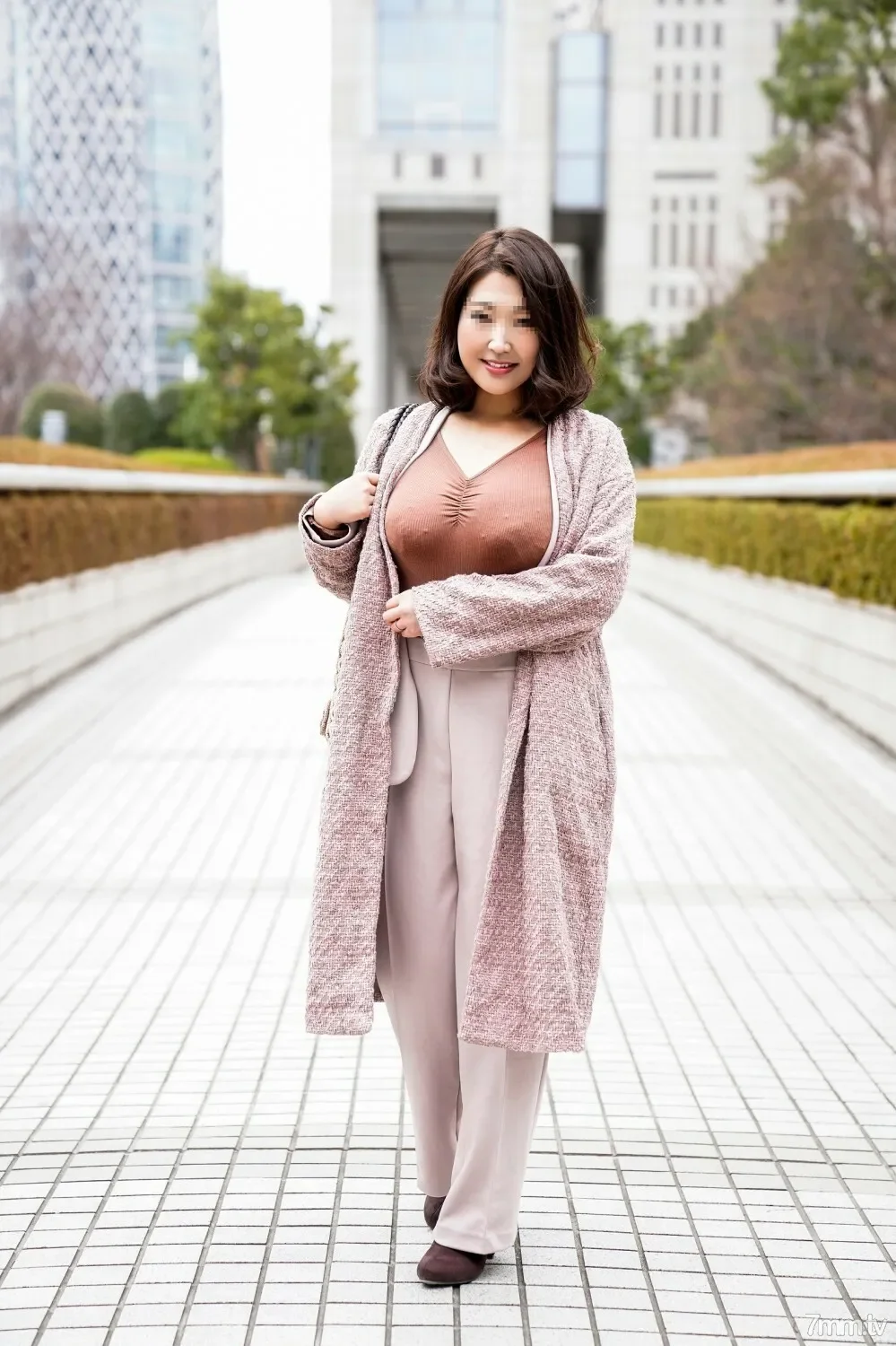 FC2-PPV-1809270 Individual  G cup beautiful wife 35 years old, Gonzo sex that is covered with oil at the hotel and is squid by a young man who is one or more lower First special price