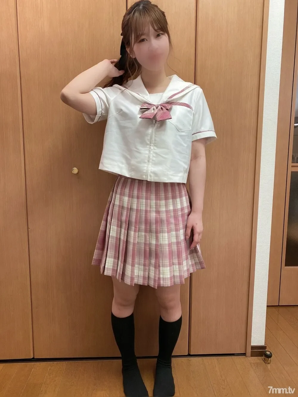 FC2-PPV-1784366 First shot from a rural area  An active underground idol. The first mass vaginal cum shot for a beautiful girl who likes 18-year-old K-POP. Each other's first entanglement with Virgin-kun. I can't stand the tight pussy and it go