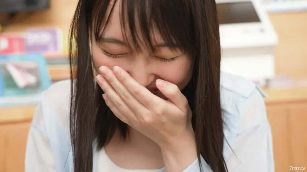 FC2-PPV-2135496 From FC2  Complete appearance! Amateur college girl Limited  Glittering too precious beautiful girl Na-chan  20  Creampie in a fresh young pussy born in Millennium! !! An angel who is so naughty ♥