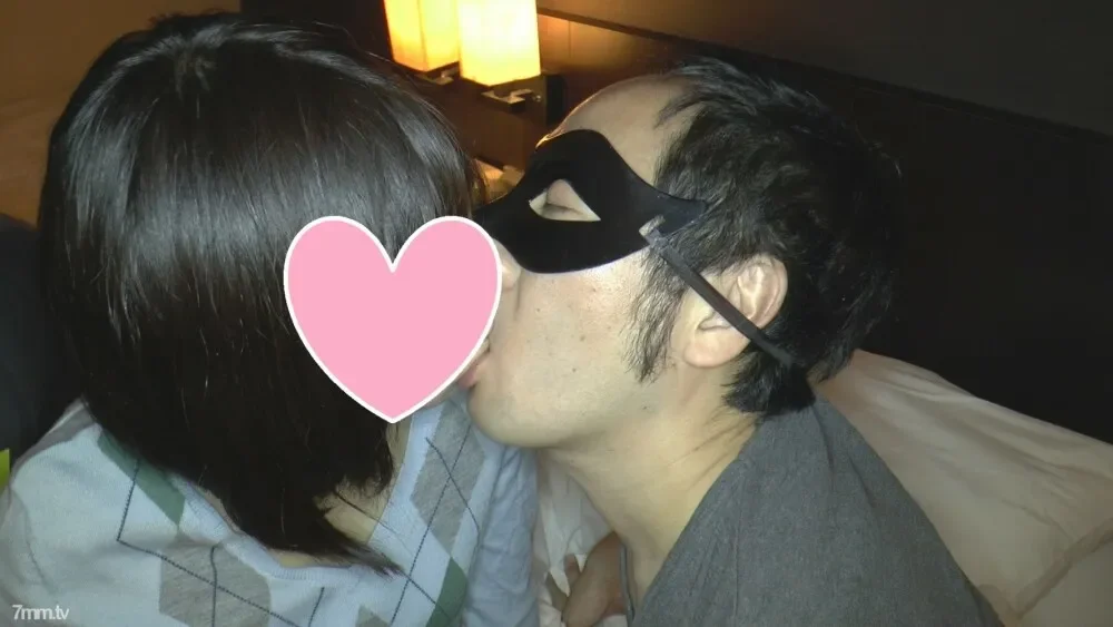 FC2-PPV-616414 [Individual shooting] Appearance 40 years old I had a raw threesome with a tall wife with short black hair www [High quality version available]