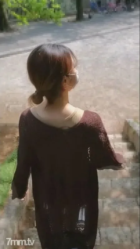 FC2-PPV-1422415 fc2-ppv 1422415 [Uncensored] Continuous ejaculation with a super beautiful half model girl and a vaginal cum shot and nipple licking handjob from an outdoor walk (44 minutes)