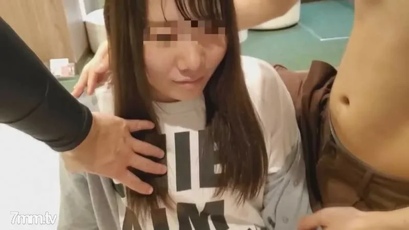 FC2-PPV-2009117 Individual  Sanction by surrounding a young wife who cannot see the reality directly