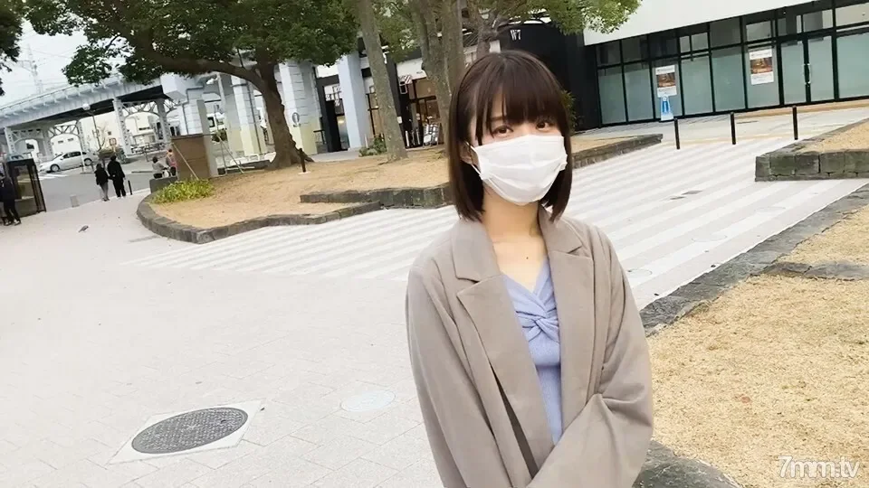 FC2-PPV-1847794 TKBZ 12 ☆ Working at a famous bookstore in Tokyo ☆ Shortcut black hair beauty  26  Hairless woman on top posture without rubber while showing off this vaginal cum shot as it is