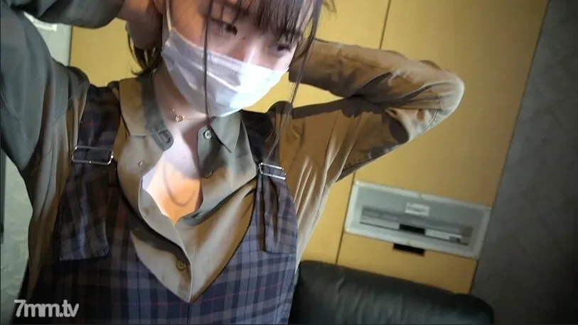 FC2-PPV-1760348 Bonus delivered  Semen injection into a young vagina born in 2002 Slender 19-year-old student Sacchan Personal shooting  Completely uncut