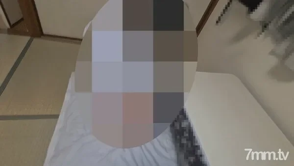 FC2-PPV-1644252 Personal shooting  A friend's senior cuckolds a slender beautiful wife and cums inside her in front of her husband