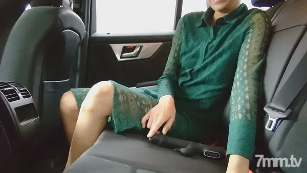 FC2-PPV-1560150 [Individual] Shoot with a horny 50-year-old lady in the car, bareback affair at the hotel!  - An escalating mature woman can't stop!  - [Appearance / creampie]