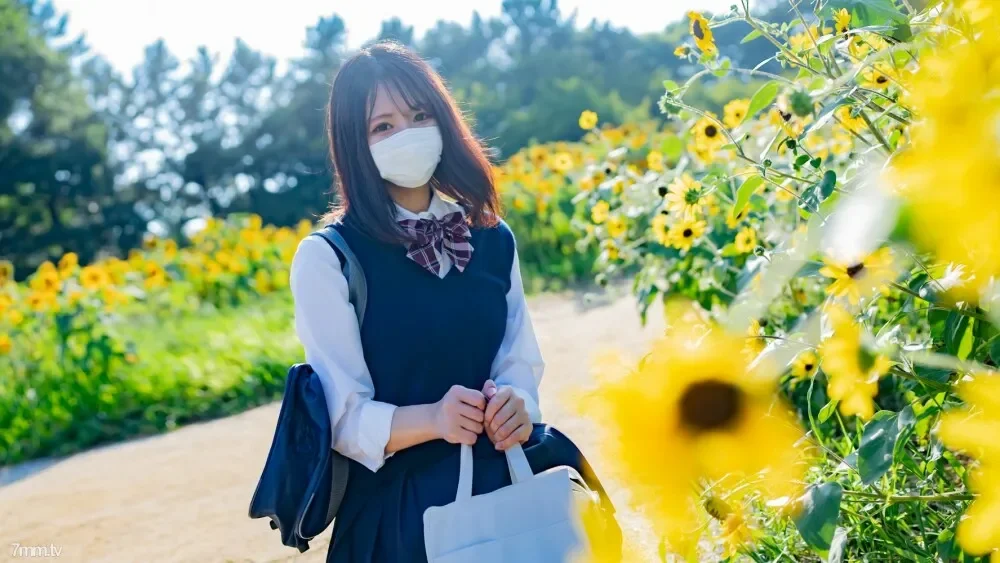 FC2-PPV-3129196 [Uncensored] Fair-skinned neat and clean F-cup beauty ◯ female ◯ student who remains young ... While enjoying the beautiful big tits that pinch the male genitals with unfamiliar hands, vaginal cum shot & oral cum shot without rubber! ...