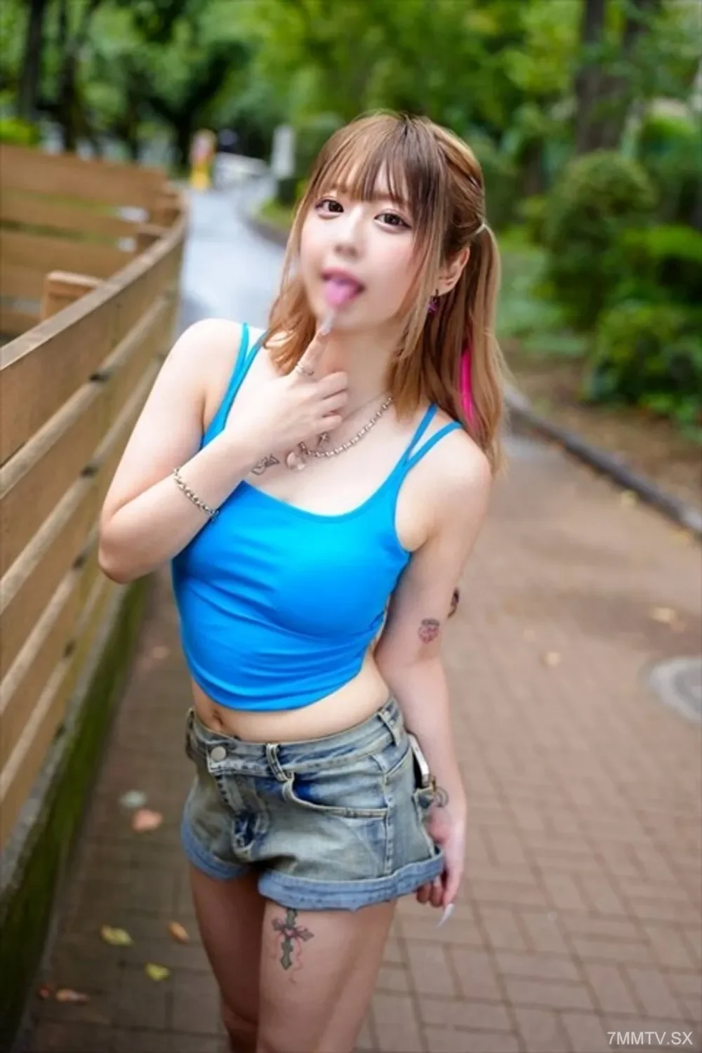 FC2-PPV-4658493 Bizarre gal meat shop new chan mad other women true 1000 people