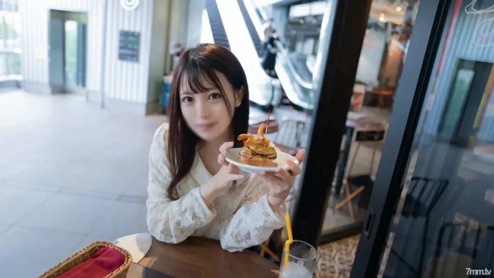 FC2-PPV-3070204 Appearance!  - !  - [Uncensored] Cinema style!  - A beautiful female college student who obeys without saying anything no matter what she says ... Gradually, she is dominated by her desires and moves herself to move her hips and enjoy...